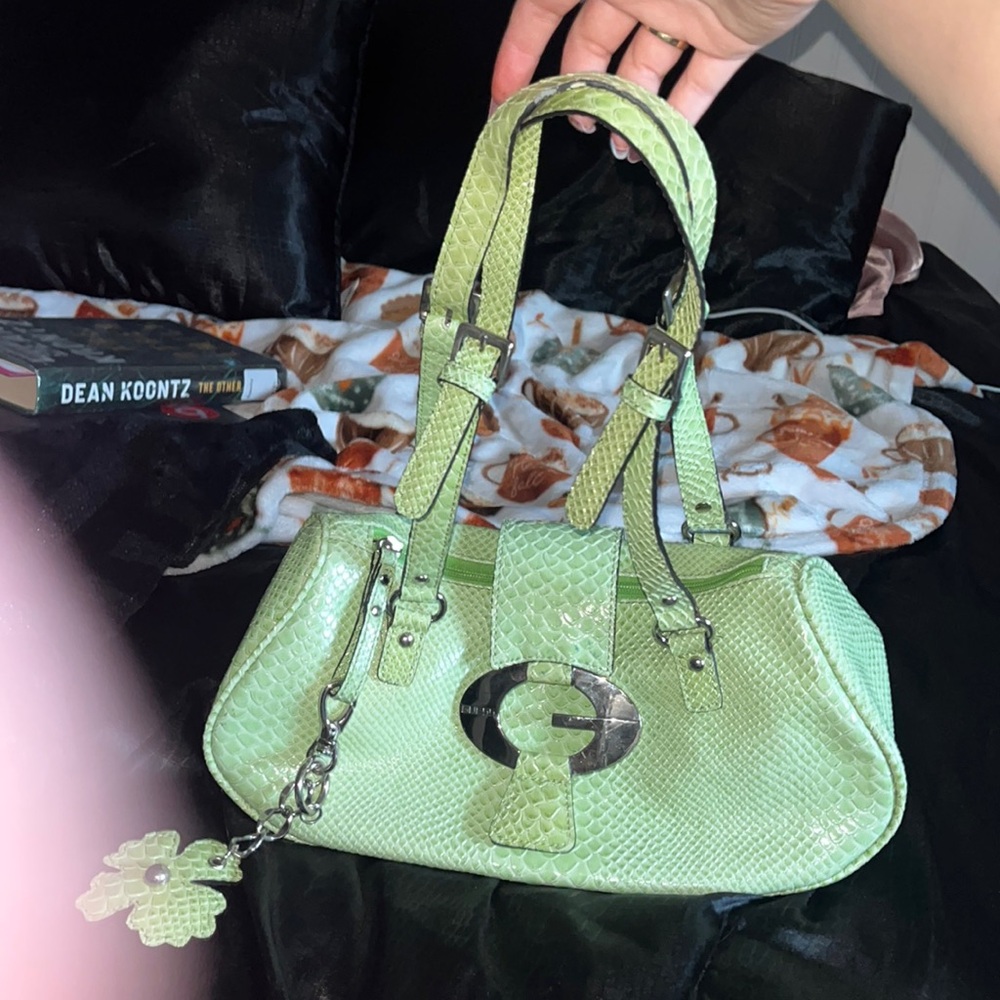 Guess purse ☘️